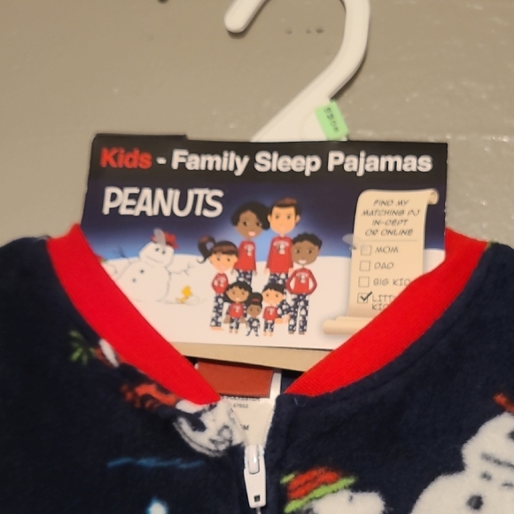 Peanuts Snowman Footie Pajama - Navy and Red NWT 18 Months - Picture 3 of 9